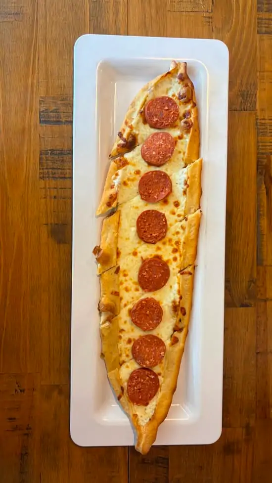 Sucuklu Pide (Sujuk Pide)